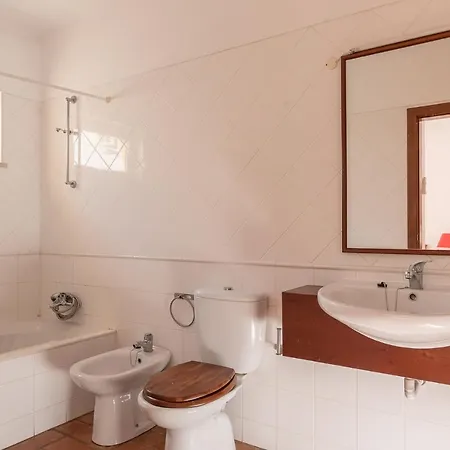 Holiday home Caixinha 2 *